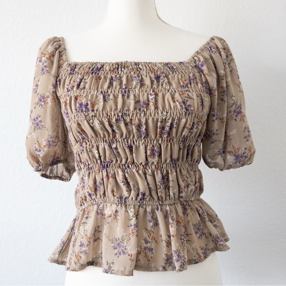 Entro Floral Smocked Puff Sleeve Peplum‎ Top Beige Multicolor Size Small Boho